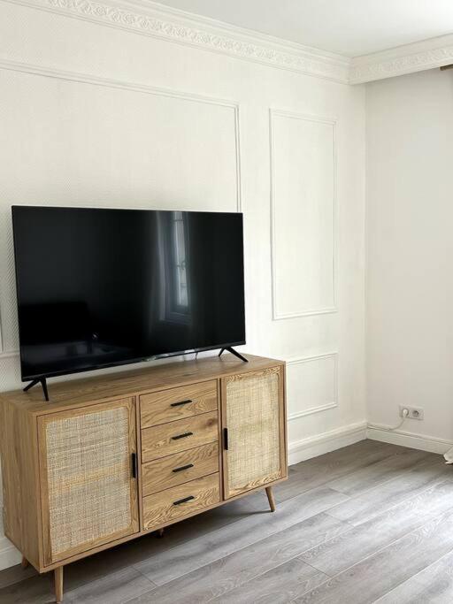 Le Petit Paris Compiegne Apartman Kültér fotó